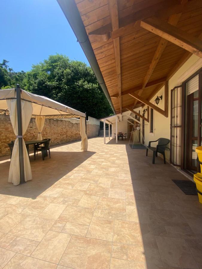 Caserma Guelfa - Casa Vacanza Chiarina Сан-Бенедетто-дель-Тронто Экстерьер фото