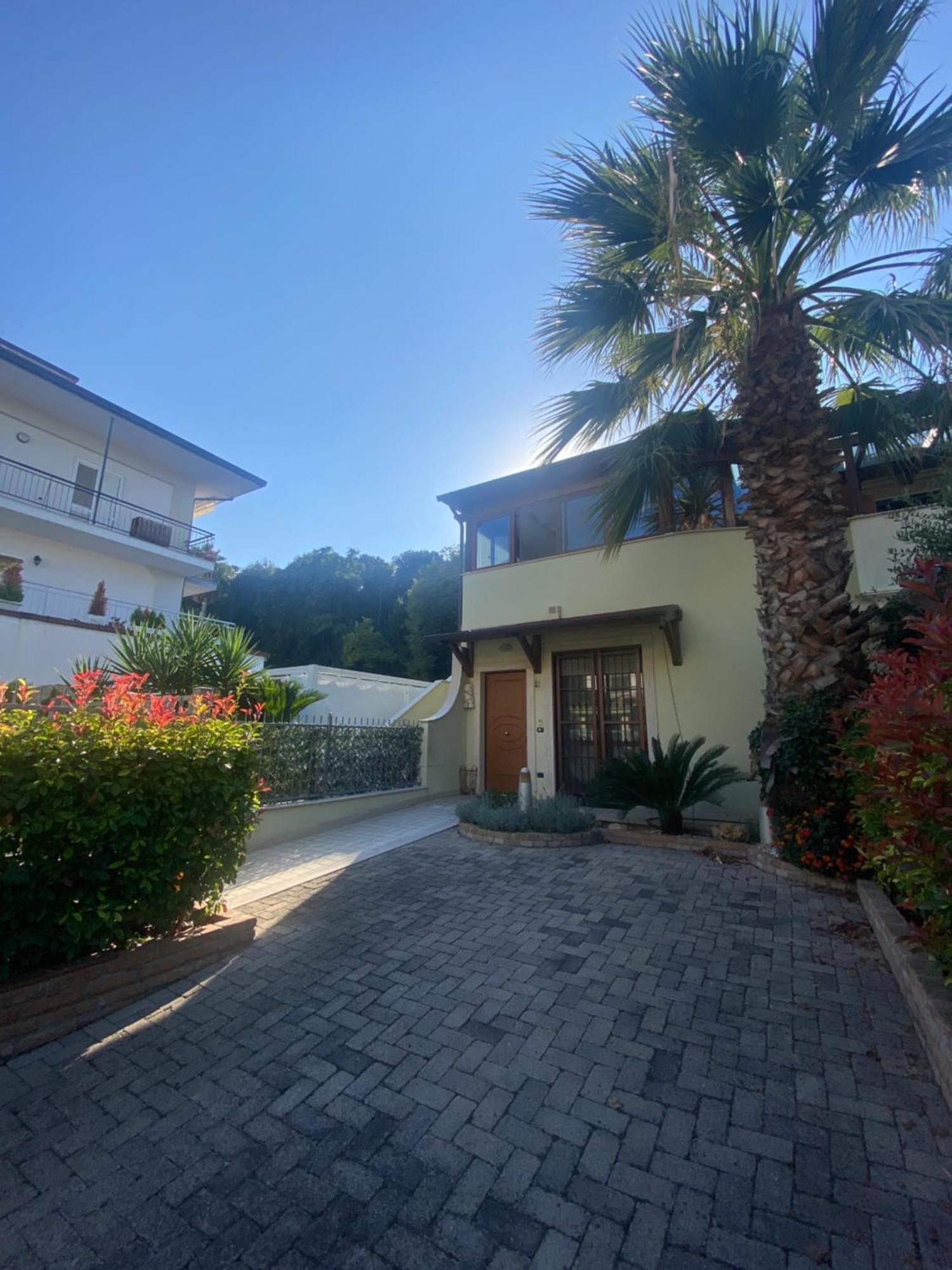 Caserma Guelfa - Casa Vacanza Chiarina Сан-Бенедетто-дель-Тронто Экстерьер фото