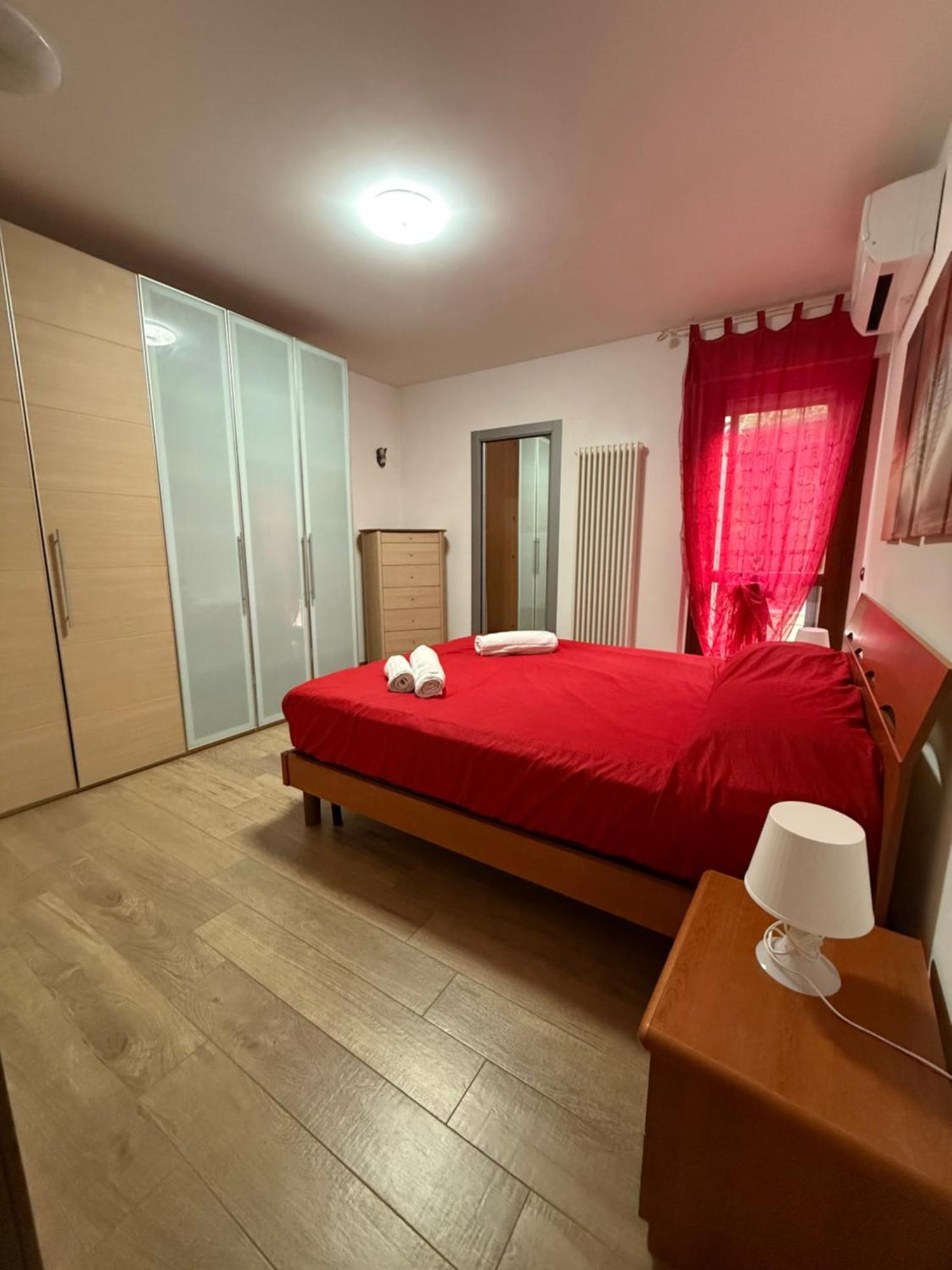 Caserma Guelfa - Casa Vacanza Chiarina Сан-Бенедетто-дель-Тронто Экстерьер фото